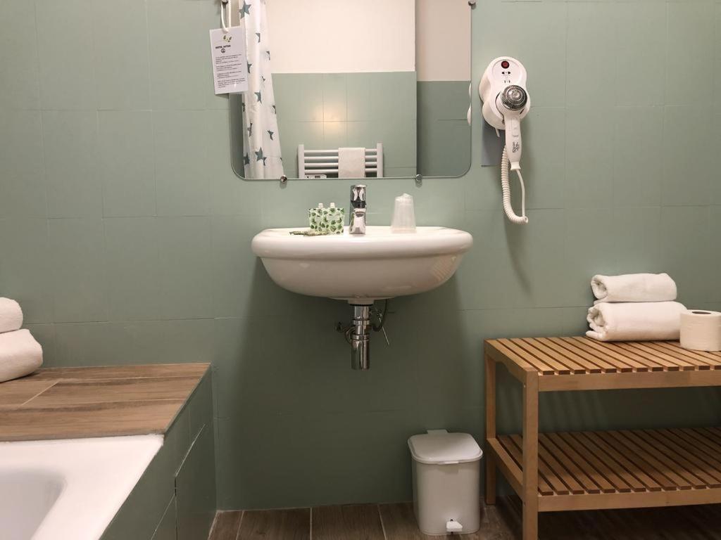 Hotel & Studios Astor Антіб Екстер'єр фото